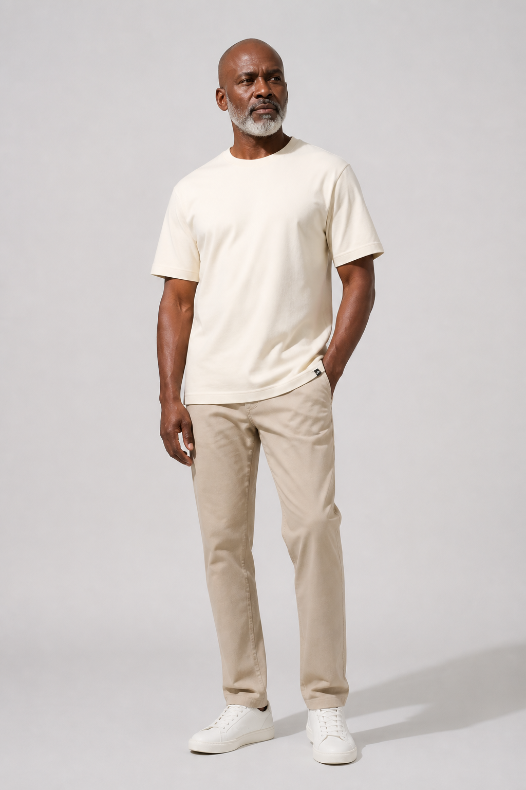 T-shirt præsenteret på alternativ model
